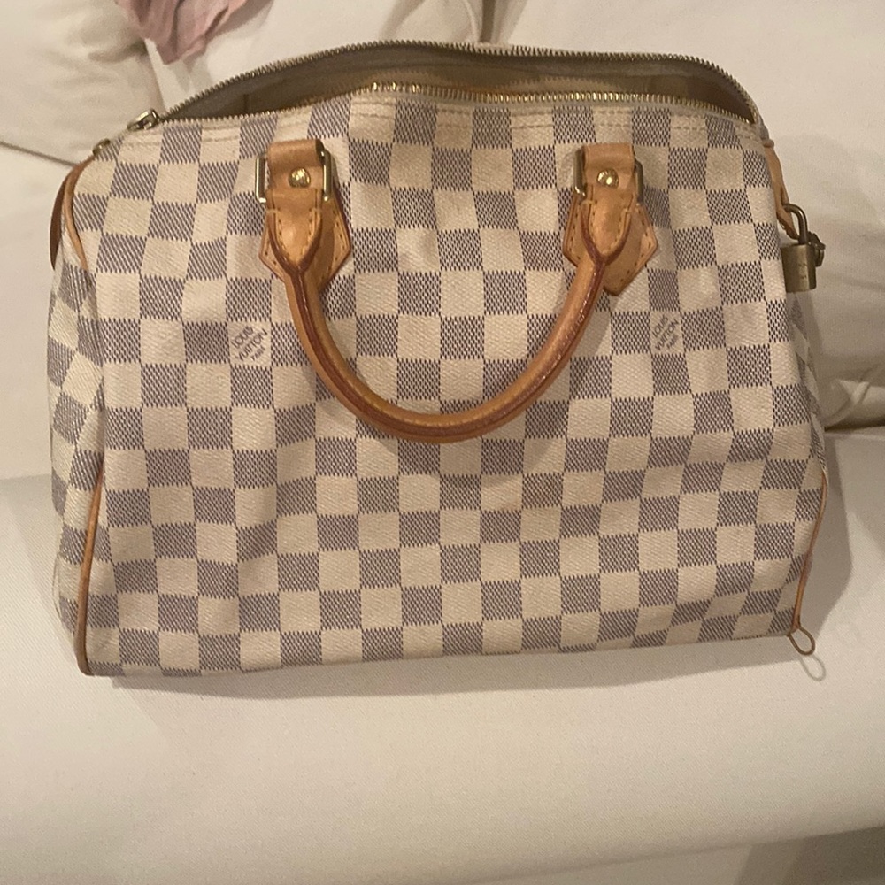 Louis Vuitton speedy bag